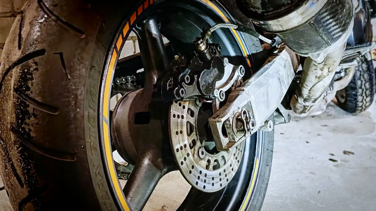6 stūmokliukų stabdžių suportas Kawasaki ZX6R