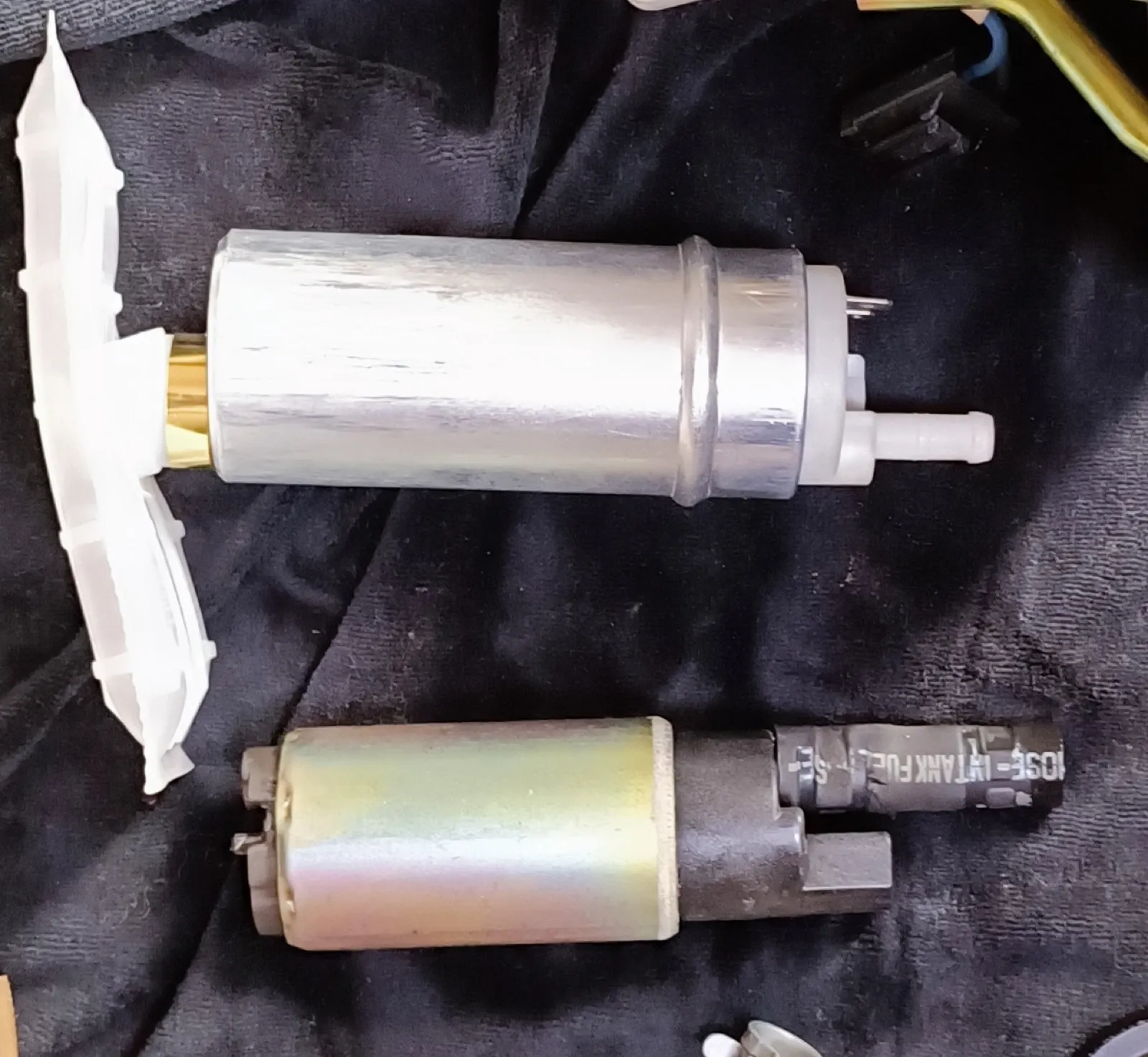 Bosch 044 ir gamyklinio siurblio palyginimas